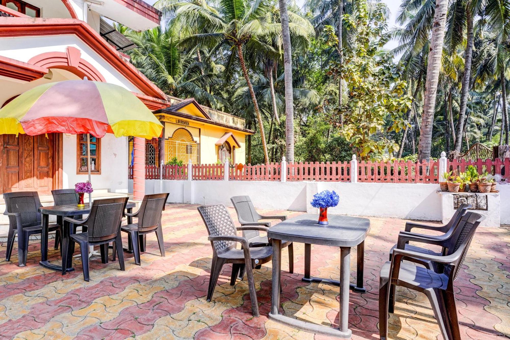 Oyo Flagship Triple Beach Guest House Benaulim Exterior foto